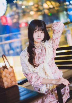 欧美裸休艺术掰b女_国语版中文版