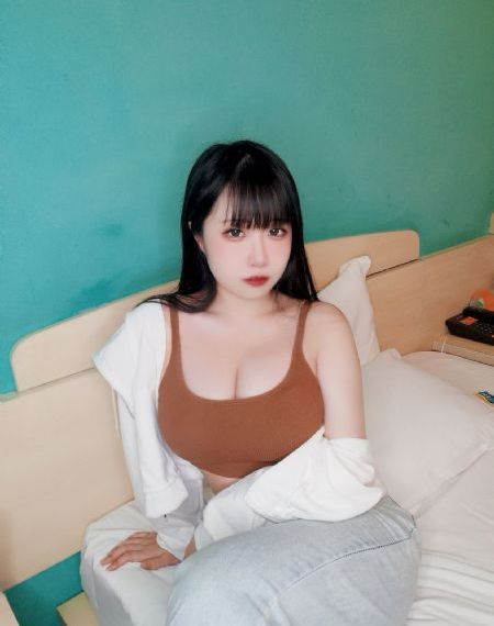 欧美街头潮人皮裤街拍_720神马影院在线