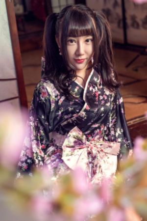 欧美女星机场街拍图片_BD英语在线播放观看