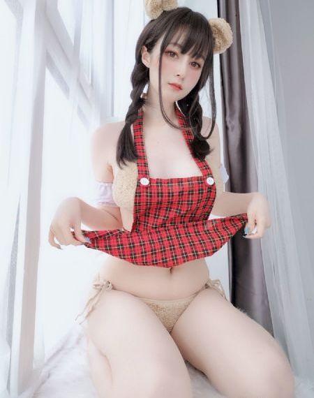 欧美吊带装_超清电影在线观看