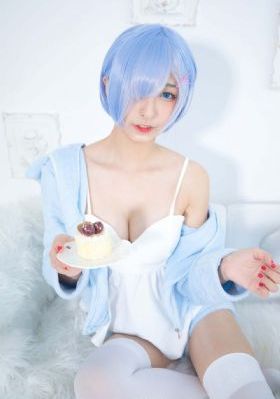超碰人人妻人人色_4K迅雷电影在线